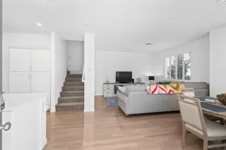 Photo #4: 224092130 Listing