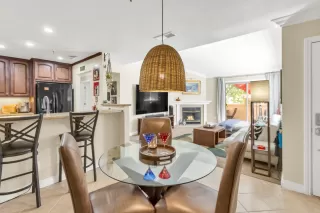 Photo #2: 224092523 Listing