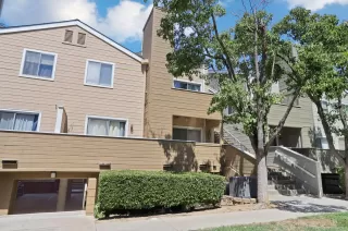 Photo #2: 224092856 Listing