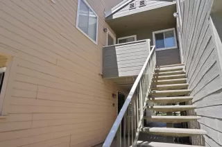 Photo #4: 224092856 Listing