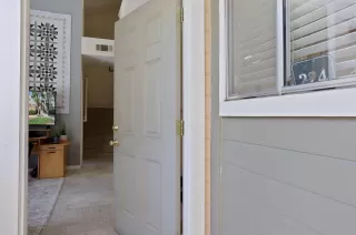 Photo #5: 224092856 Listing