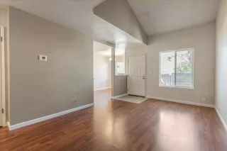 Photo #5: 224093321 Listing