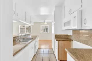 Photo #6: 224094105 Listing