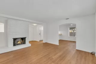 Photo #6: 224094133 Listing