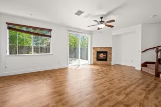 Photo #5: 224094309 Listing