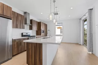 Photo #5: 224094808 Listing