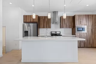 Photo #6: 224094808 Listing