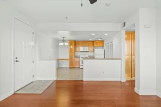 Photo #6: 224094846 Listing