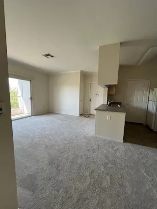 Photo #2: 224095448 Listing