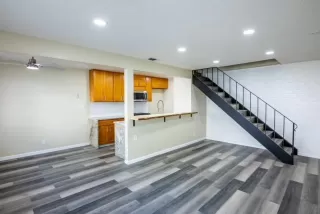 Photo #2: 224095539 Listing