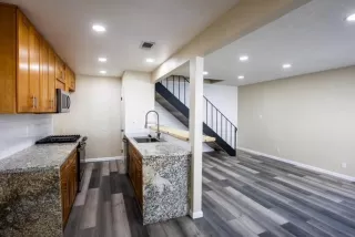 Photo #5: 224095539 Listing