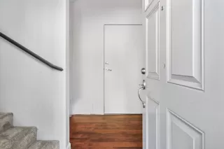 Photo #5: 224095712 Listing