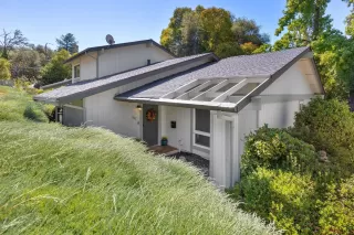 More Details about MLS # 224095786 : 407 SUTTON PL