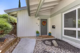 Photo #1: 224095786 Listing