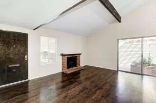 Photo #4: 224095916 Listing 