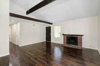 Photo #5: 224095916 Listing 