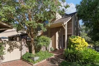 Photo #1: 224096180 Listing