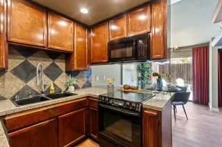 Photo #5: 224096574 Listing 