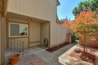 Photo #2: 224096695 Listing