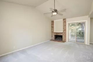 Photo #5: 224096695 Listing