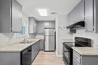 Photo #6: 224098379 Listing