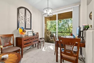 Photo #5: 224098575 Listing