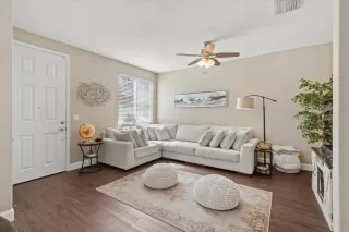 Photo #5: 224098671 Listing