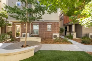 Photo #1: 224099686 Listing