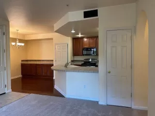 Photo #5: 224099923 Listing