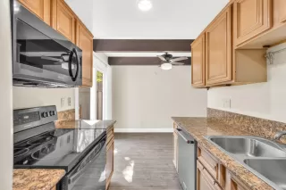 Photo #2: 224100187 Listing