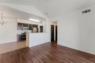 Photo #6: 224100227 Listing