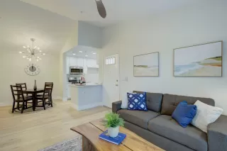 Photo #1: 224100319 Listing 