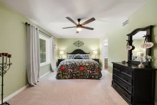 Photo #3: 224100498 Listing 