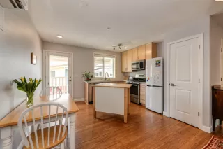 Photo #5: 224100828 Listing 