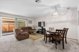 Photo #6: 224100979 Listing