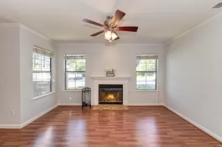 Photo #4: 224101722 Listing 