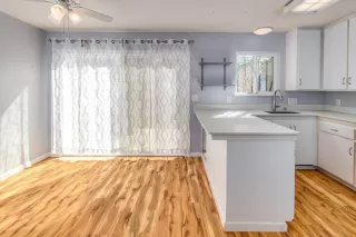 Photo #6: 224101868 Listing 