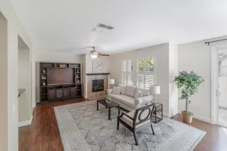 Photo #2: 224102195 Listing