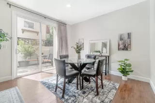 Photo #4: 224102195 Listing