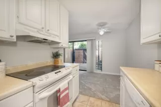 Photo #4: 224102325 Listing