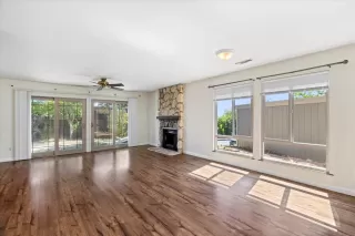 Photo #4: 224102341 Listing