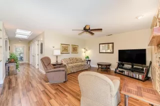 Photo #3: 224102988 Listing