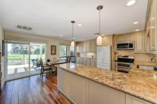 Photo #6: 224102988 Listing