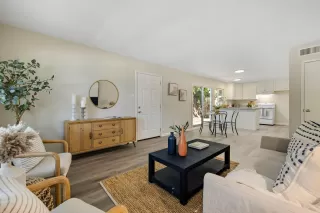 Photo #5: 224103159 Listing 