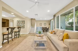 Photo #2: 224103833 Listing 