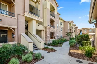 Photo #1: 224104147 Listing