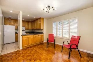 Photo #3: 224104189 Listing