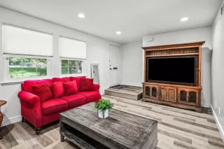 Photo #4: 224104328 Listing 