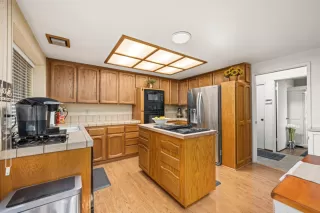 Photo #4: 224104378 Listing