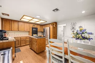 Photo #6: 224104378 Listing